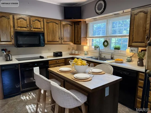 $595,000 | 18994 Country Club Lane, Carlinville, IL 62626