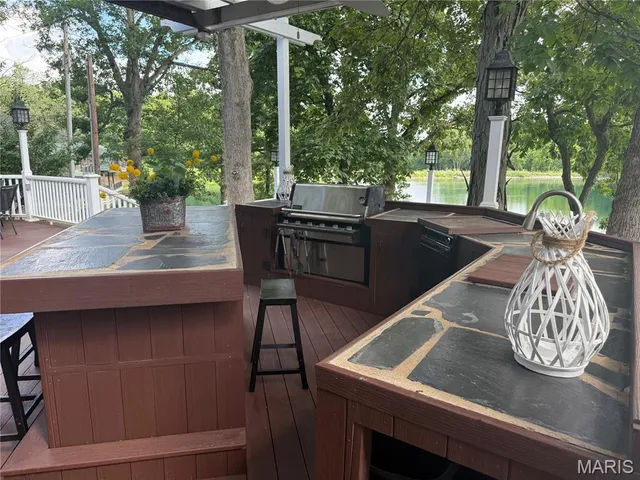 $595,000 | 18994 Country Club Lane, Carlinville, IL 62626