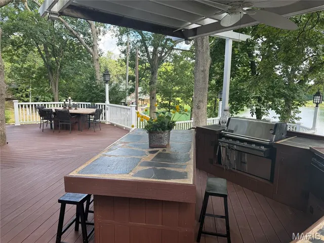 $595,000 | 18994 Country Club Lane, Carlinville, IL 62626