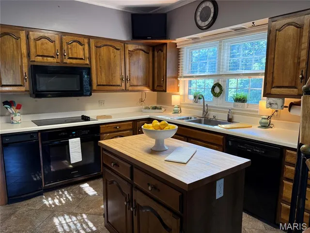 $595,000 | 18994 Country Club Lane, Carlinville, IL 62626