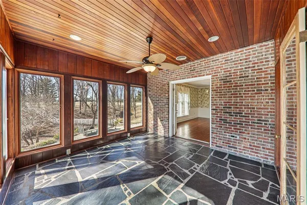 $595,000 | 18994 Country Club Lane, Carlinville, IL 62626