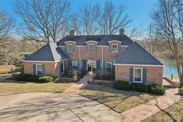 $595,000 | 18994 Country Club Lane, Carlinville, IL 62626