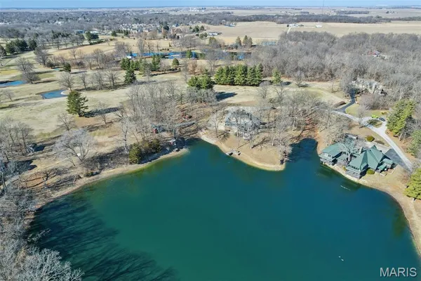 $595,000 | 18994 Country Club Lane, Carlinville, IL 62626