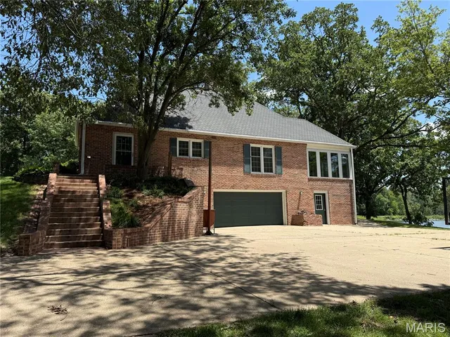 $595,000 | 18994 Country Club Lane, Carlinville, IL 62626