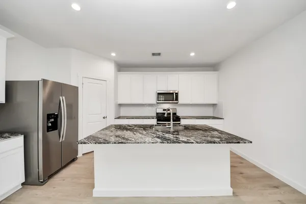 $2,490 | 7811 Bel Fiore Drive, Richmond, TX 77406