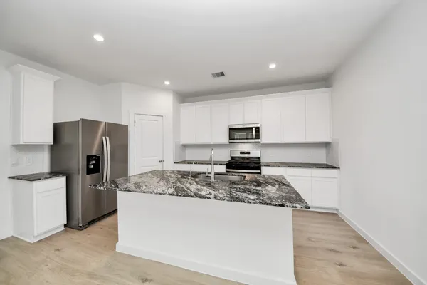 $2,490 | 7811 Bel Fiore Drive, Richmond, TX 77406