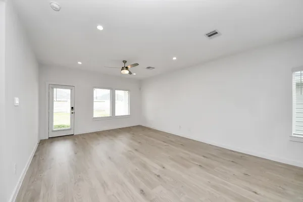 $2,490 | 7811 Bel Fiore Drive, Richmond, TX 77406