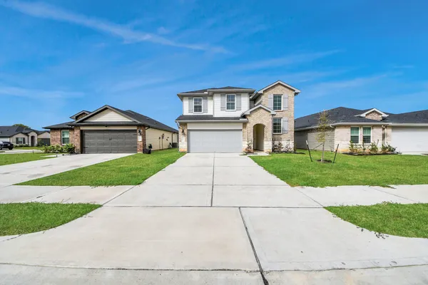 $2,490 | 7811 Bel Fiore Drive, Richmond, TX 77406