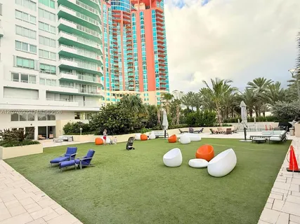 $2,750,000 | 400 South Pointe Drive, Unit 2310, Miami Beach, FL 33139