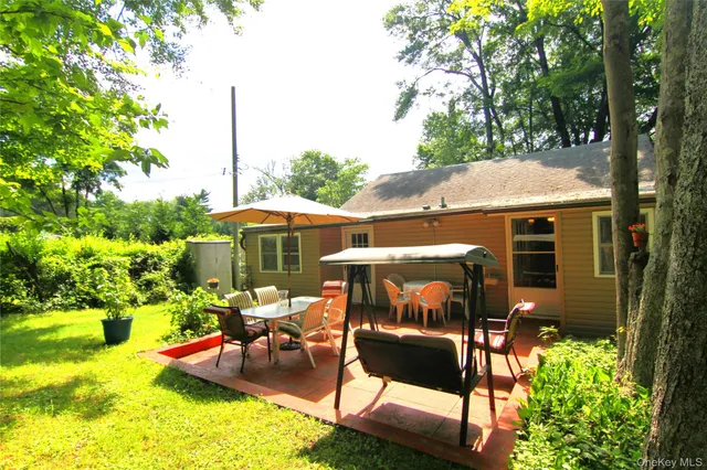 $98,000 | 3155 Lexington Avenue, Unit 18AB, Mohegan Lake, NY 10547