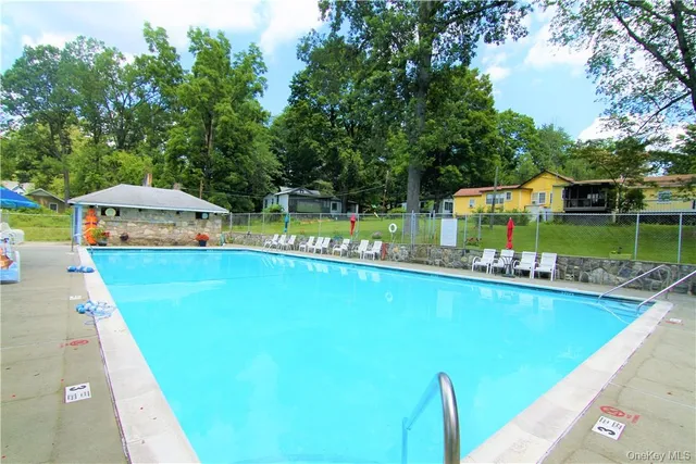 $98,000 | 3155 Lexington Avenue, Unit 18AB, Mohegan Lake, NY 10547