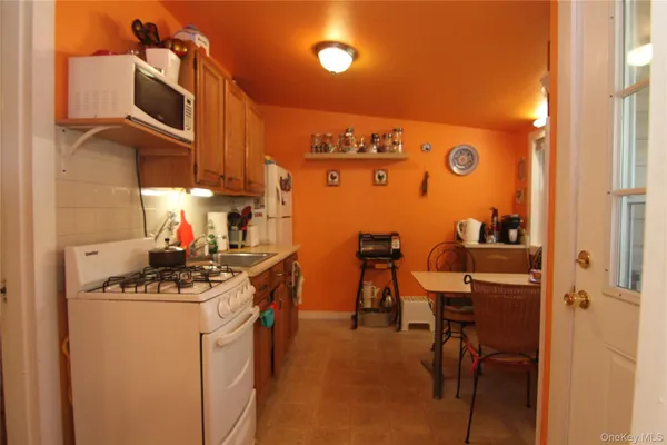 $98,000 | 3155 Lexington Avenue, Unit 18AB, Mohegan Lake, NY 10547