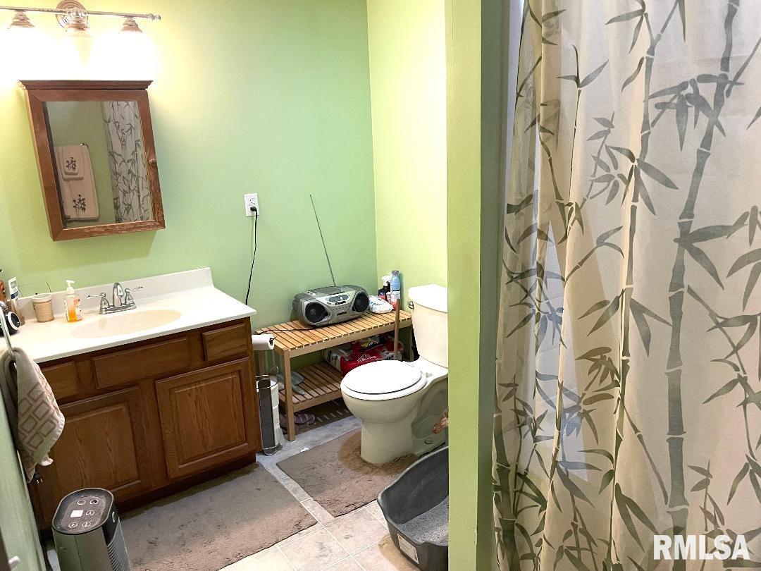 2066 Ross Road Centralia, IL 62801 - Photo 11 of 17
