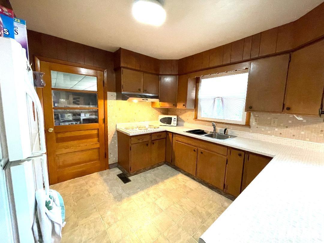 2066 Ross Road Centralia, IL 62801 - Photo 9 of 17
