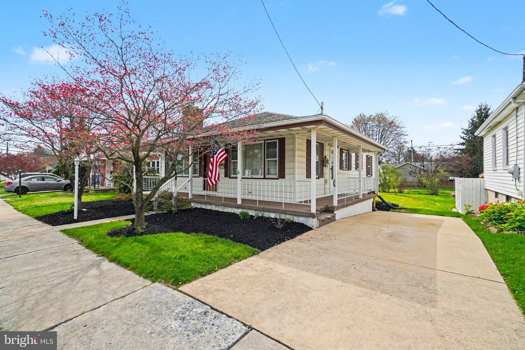 210 West Chestnut Street Cleona, PA 17042 - Photo 3 of 35 a front view of house with yard and green space