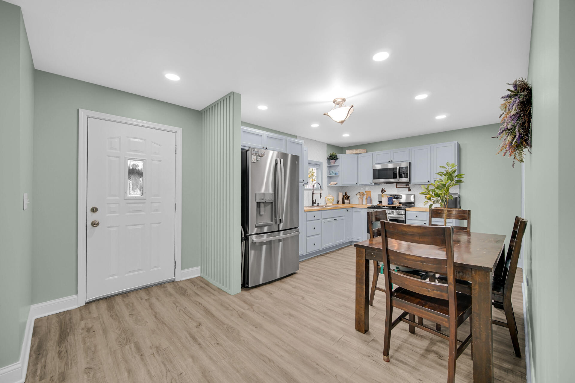 1121 Wright Street Gary, IN 46404 - Photo 4 of 16 1920x1280