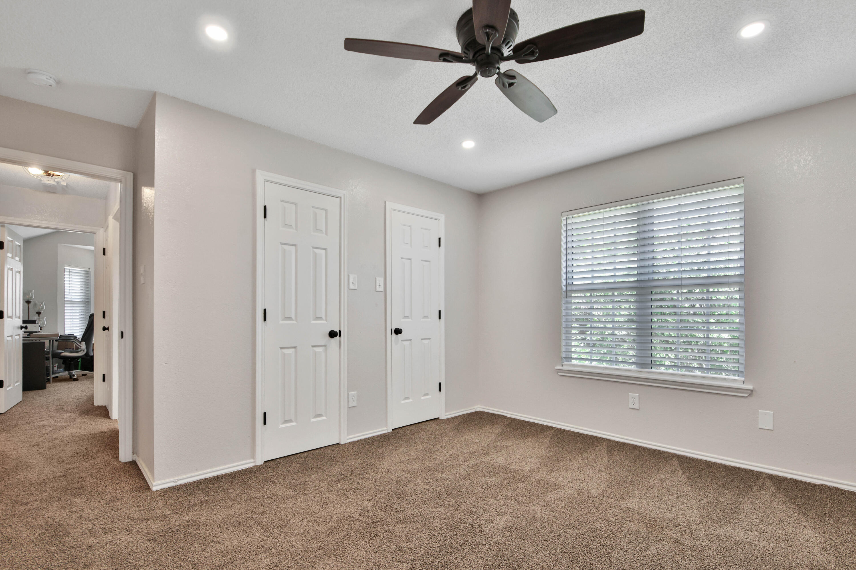 5402 100th Street Lubbock, TX 79424 - Photo 6 of 36 IMG_9427