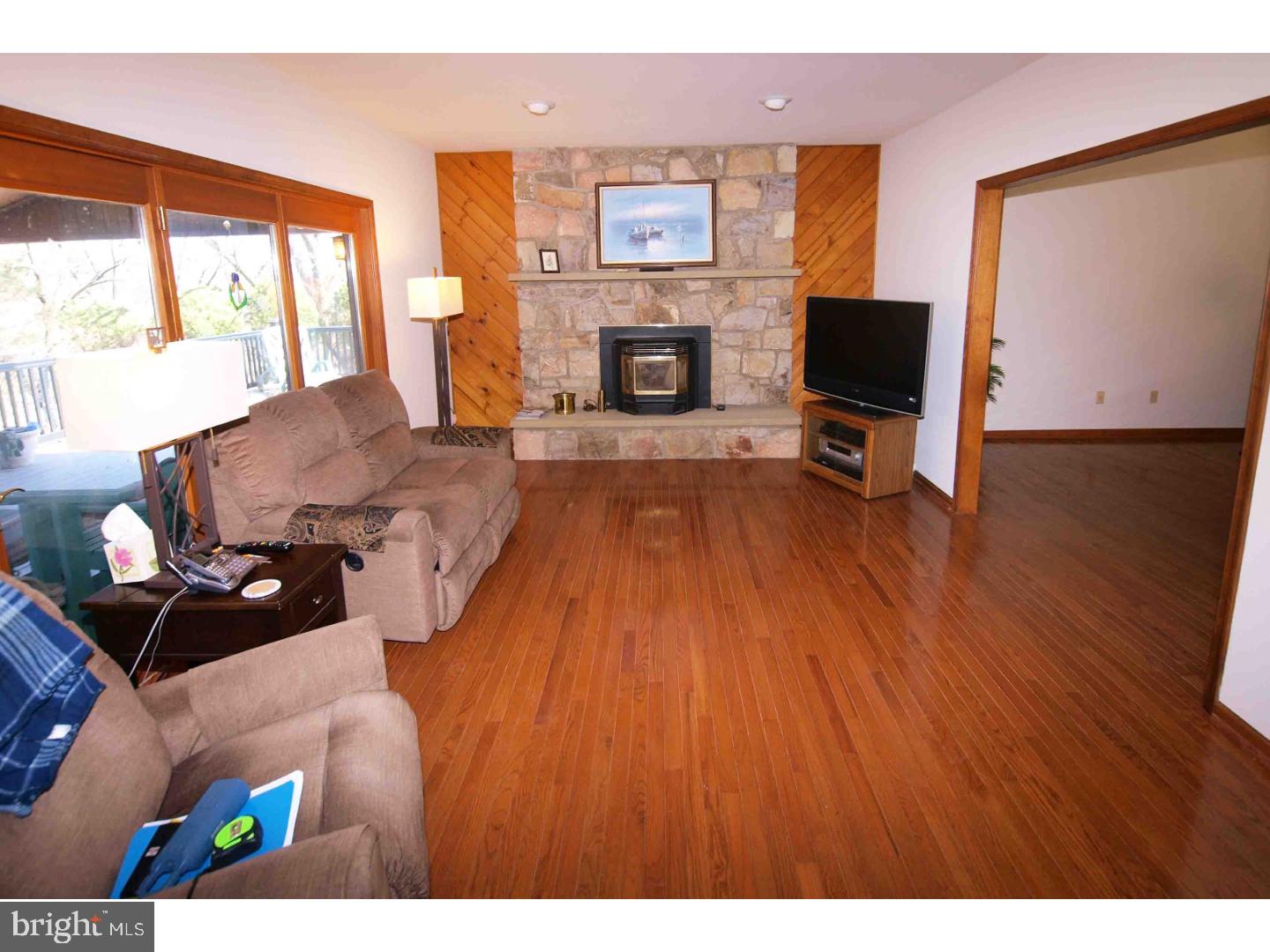 1821 Valley Forge Road Allentown, PA 18104 - Photo 8 of 24 Family Room