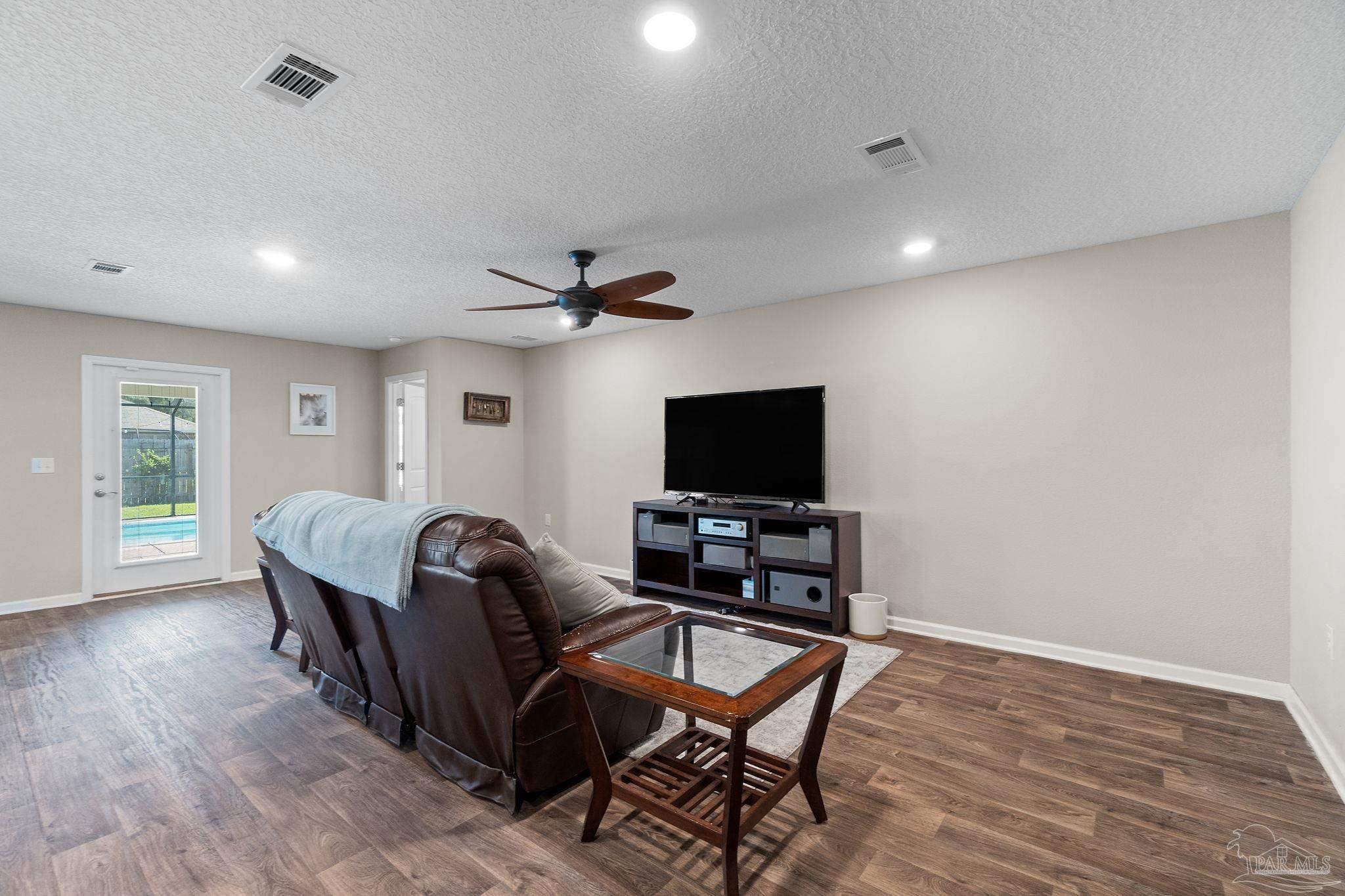 4082 Chickadee Street Milton, FL 32583 - Photo 7 of 46