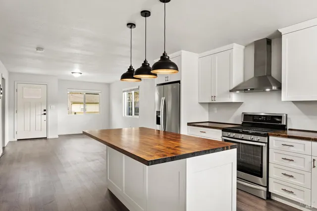 $325,000 | 21552 Eva Clair Street, Willits, CA 95490