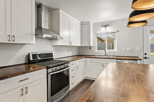 $325,000 | 21552 Eva Clair Street, Willits, CA 95490