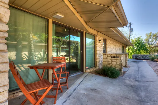 $2,995 | 2400 Jarratt Avenue, Unit B, Austin, TX 78703
