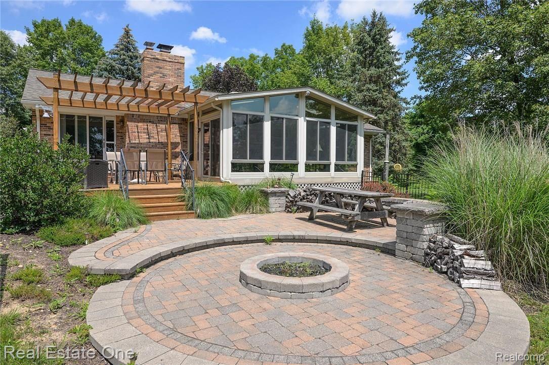 1343 Lone Tree Road Milford, MI 48380 - Photo 50 of 56 10_55.jpg
