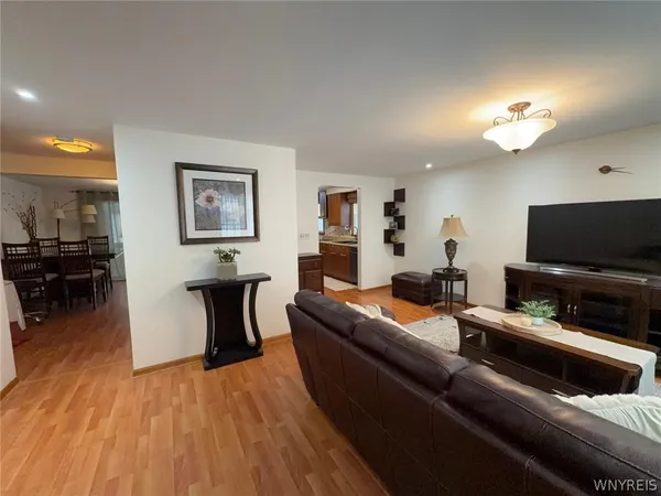 $2,695 | 114 Ayrault Drive, Amherst, NY 14228