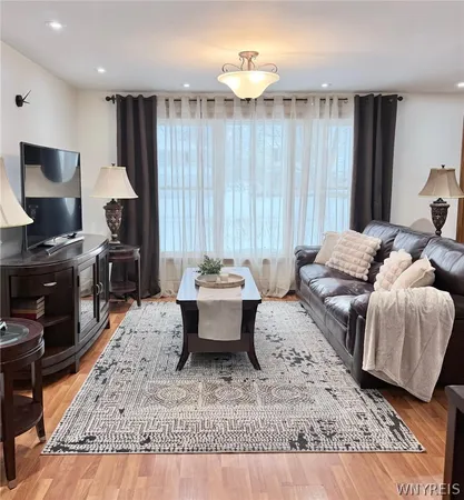 $2,695 | 114 Ayrault Drive, Amherst, NY 14228