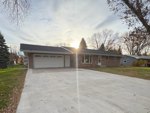 $250,000 | 1624 North 5th Street, Montevideo, MN 56265