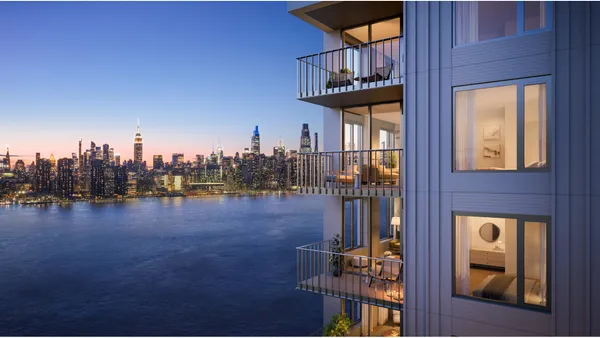 $5,195 | 18 India Street, Unit 903S | Greenpoint