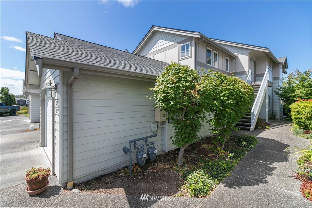 547 West Kellogg Road Bellingham, WA 98226 - Photo 2 of 22 Gallery Image 2