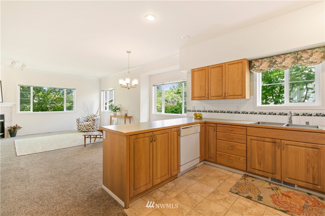 547 West Kellogg Road Bellingham, WA 98226 - Photo 3 of 22 Gallery Image 3