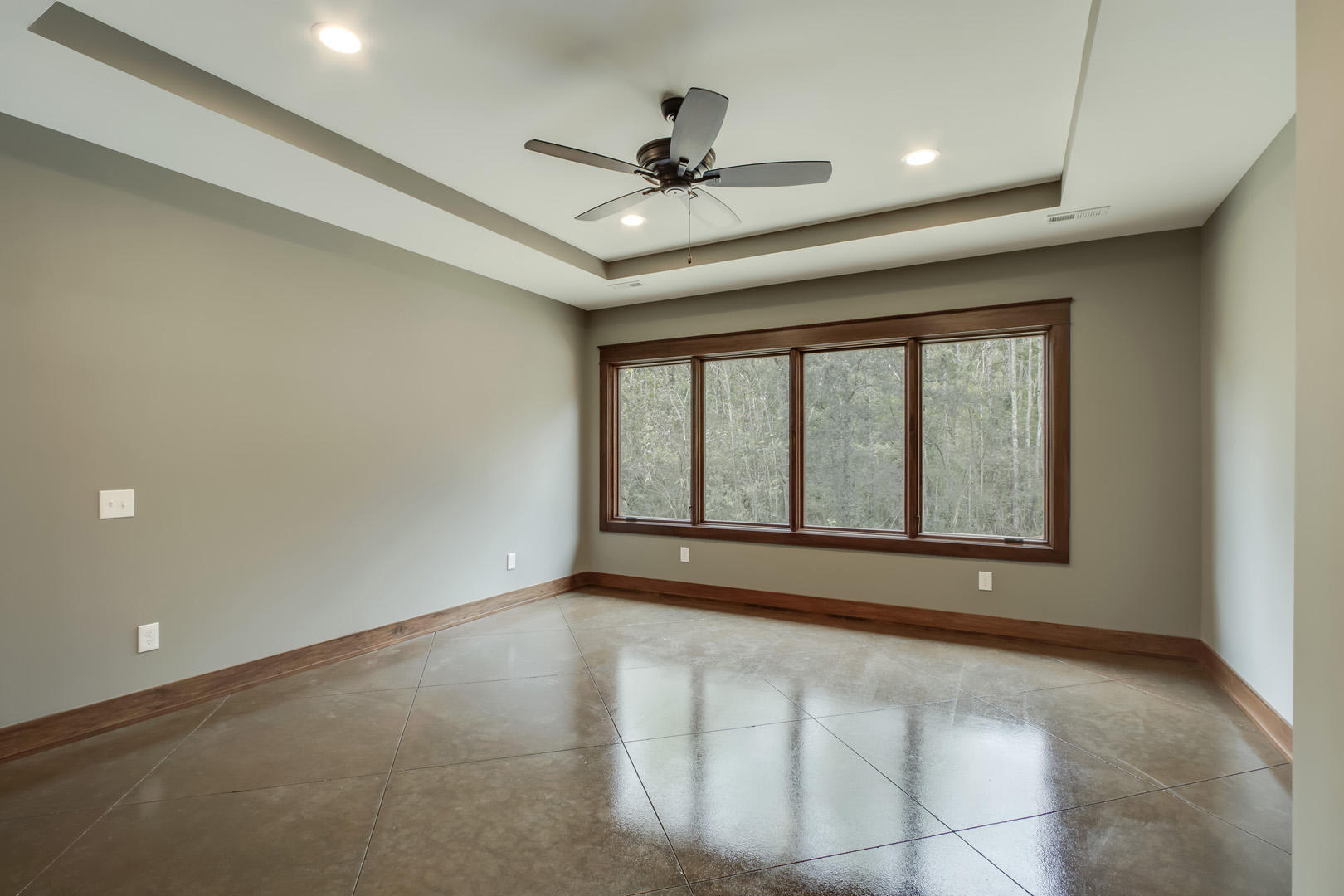 5410 Maple Hill Road Loudon, TN 37774 - Photo 20 of 40 20_MapleHillRoad_5410_MasterBedroom01
