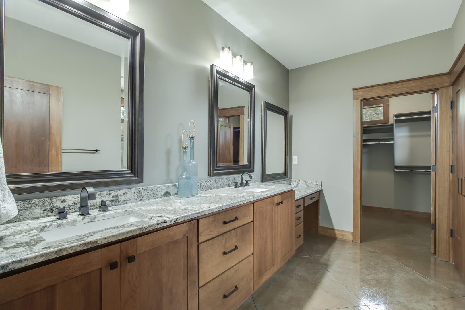 5410 Maple Hill Road Loudon, TN 37774 - Photo 22 of 40 22_MapleHillRoad_5410_MasterBath
