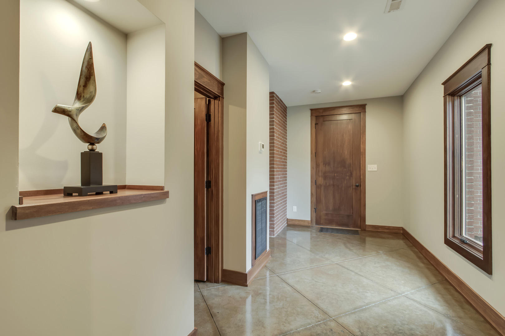 5410 Maple Hill Road Loudon, TN 37774 - Photo 25 of 40 25_MapleHillRoad_5410_GarageHall