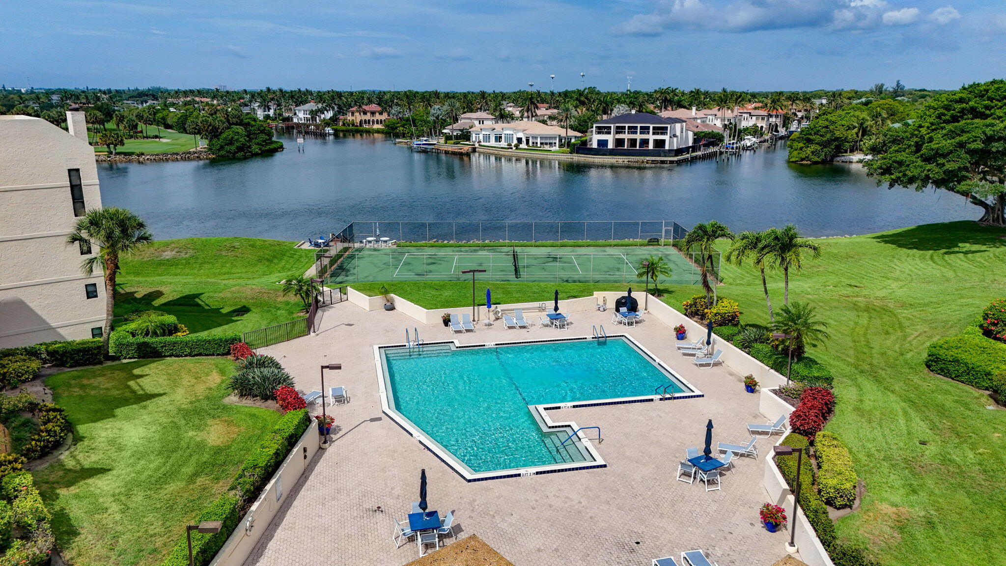 364 Golfview Road, Unit 506 North Palm Beach, FL 33408 - Photo 68 of 68 Pool areial