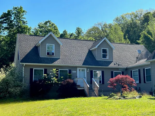 $3,150 | 492 Midland Lake Road, Unit 2, Middletown, NY 10941