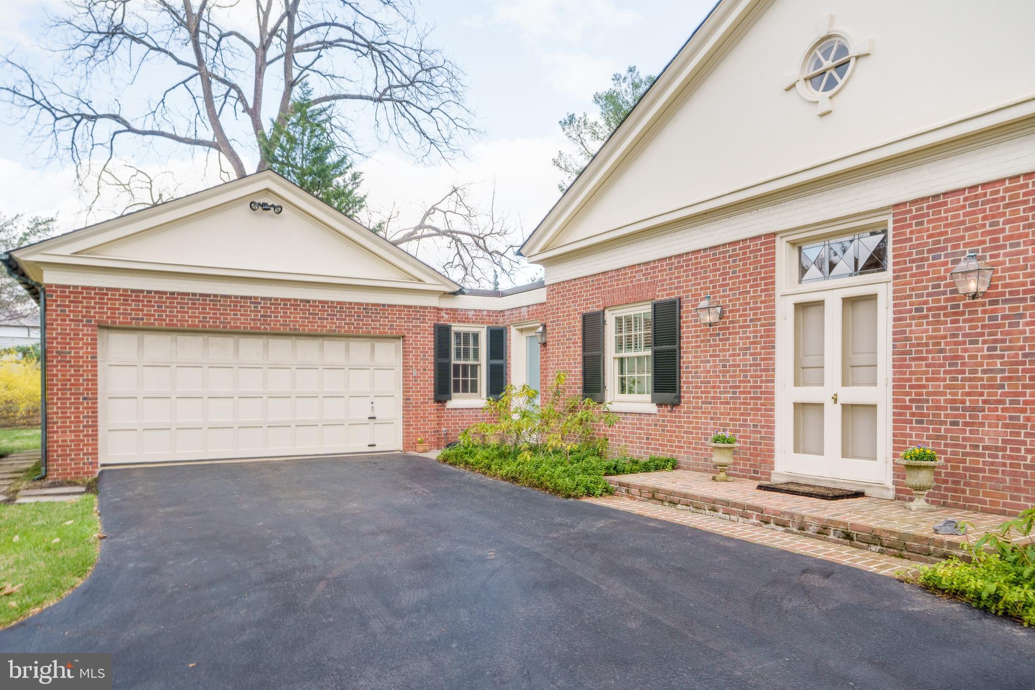 4 Farview Road Baltimore, MD 21212 - Photo 47 of 65 Large Parking w easy maneuverability.