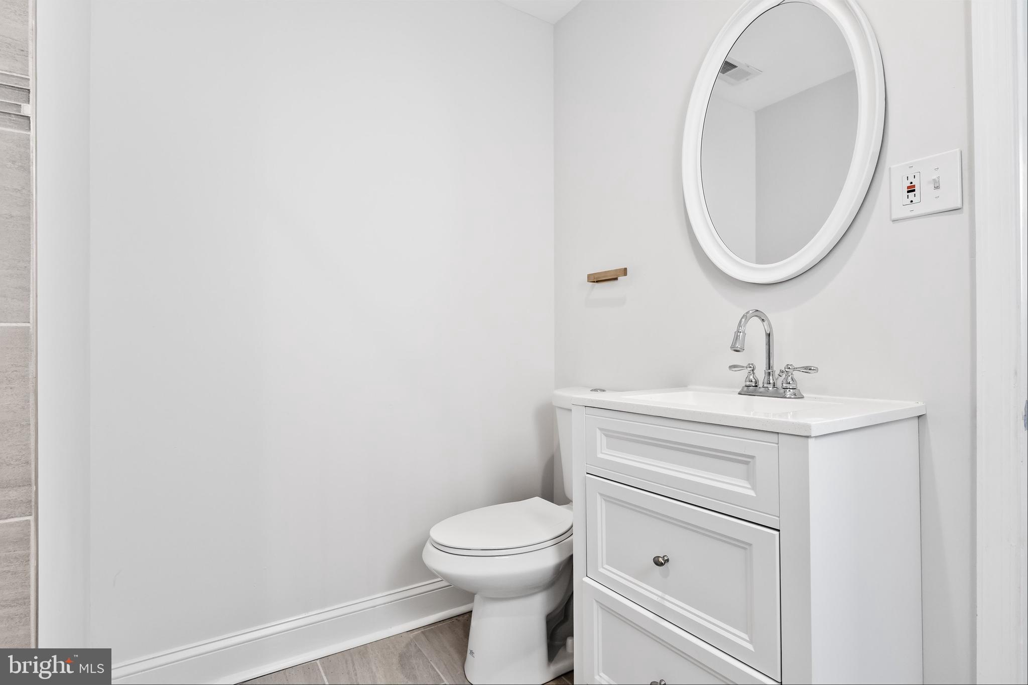 8 Lakeside Drive Medford, NJ 08055 - Photo 19 of 53 BEDROOM 2 CONNECTING BATH