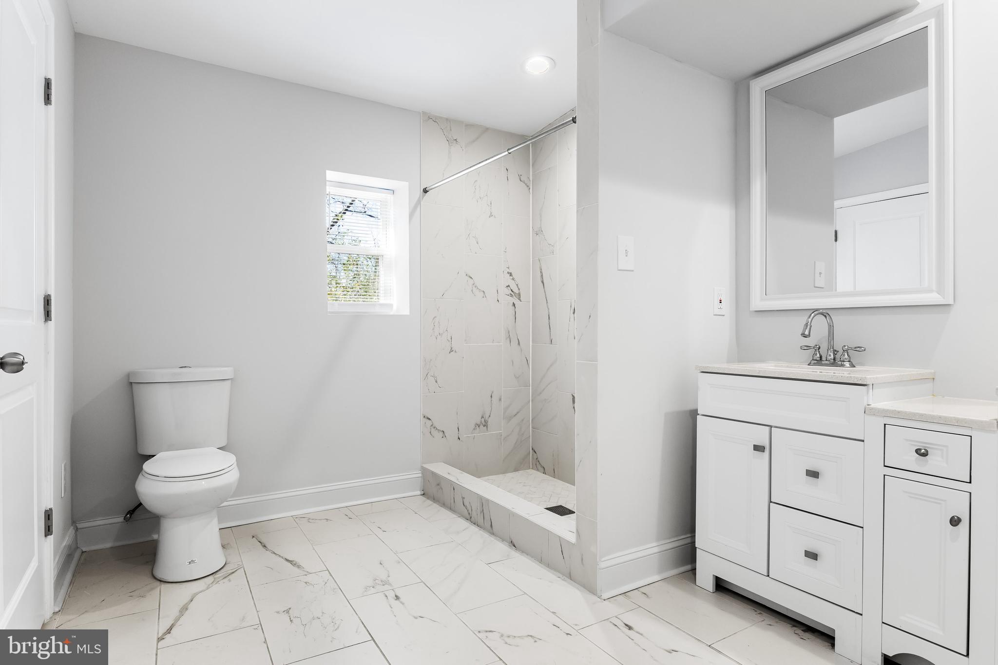 8 Lakeside Drive Medford, NJ 08055 - Photo 30 of 53 MAIN BATHROOM WITH LARGE SHOWER