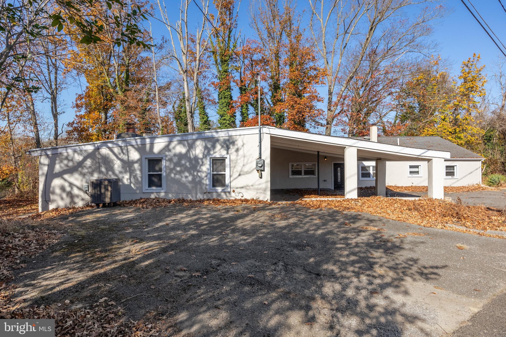 8 Lakeside Drive Medford, NJ 08055 - Photo 4 of 53 SIDE EXTERIOR