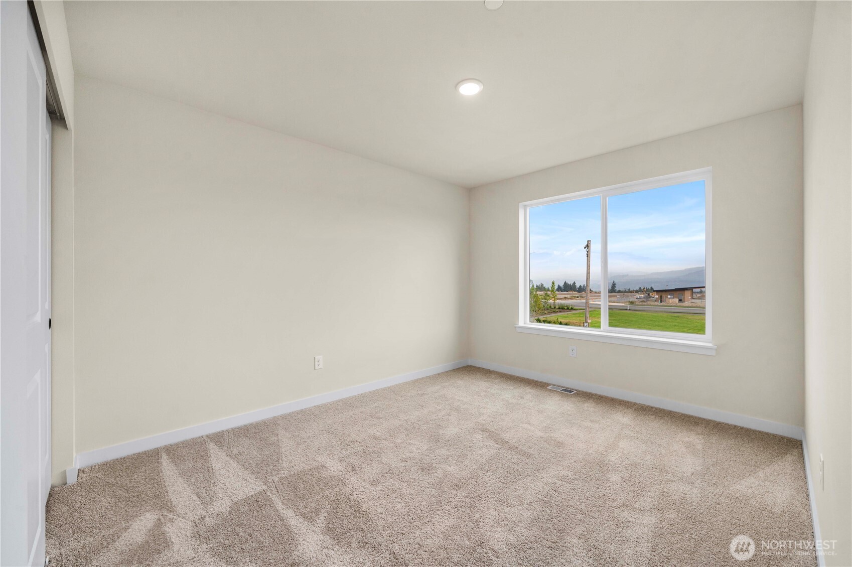 2125 Maple Street Wenatchee, WA 98801 - Photo 7 of 32