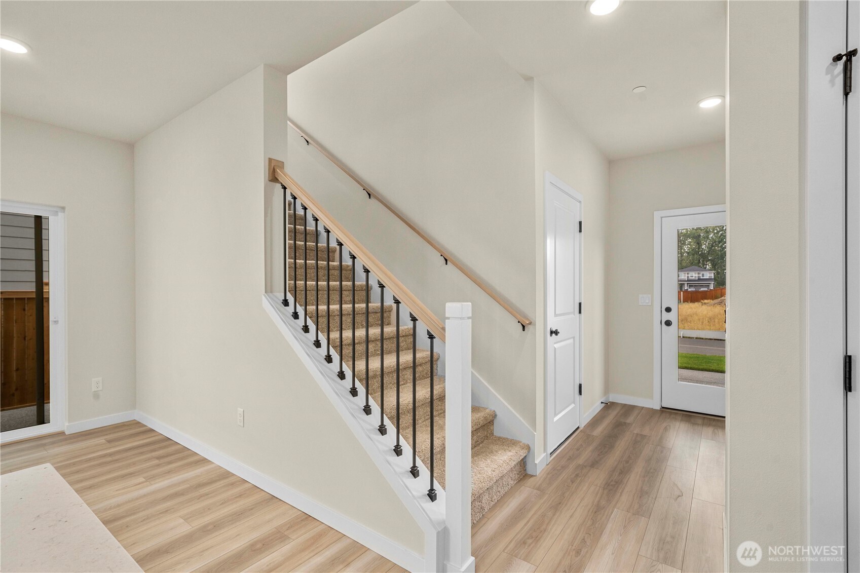 2125 Maple Street Wenatchee, WA 98801 - Photo 9 of 32