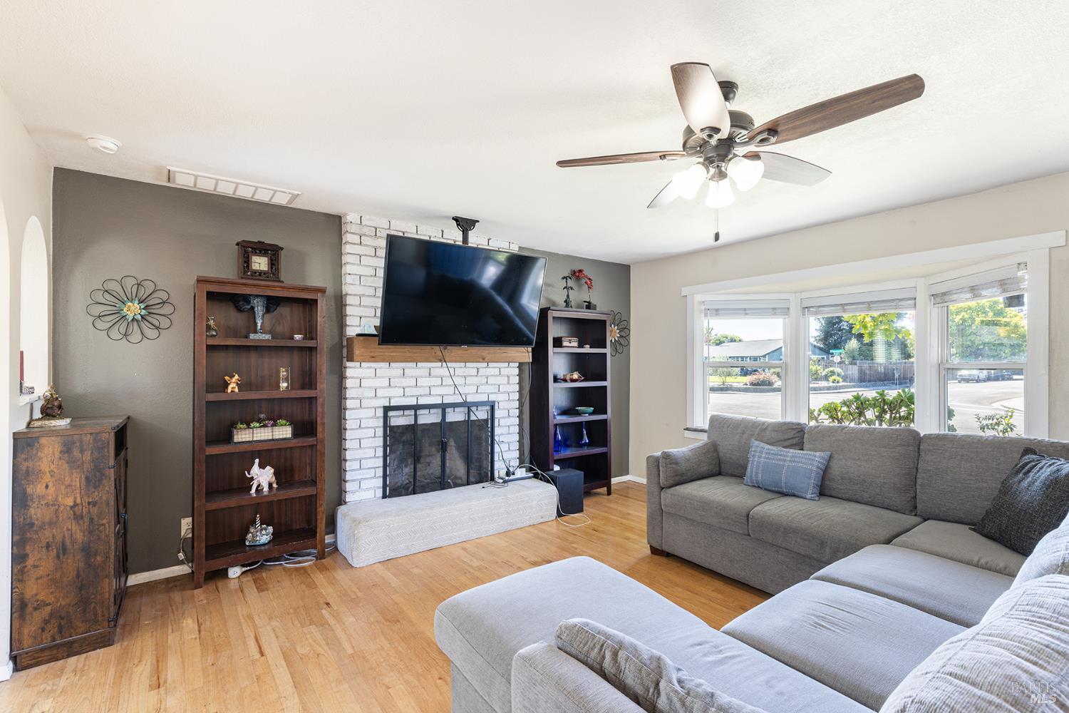 8886 Lancaster Drive Rohnert Park, CA 94928 - Photo 8 of 28 Gallery Image 8