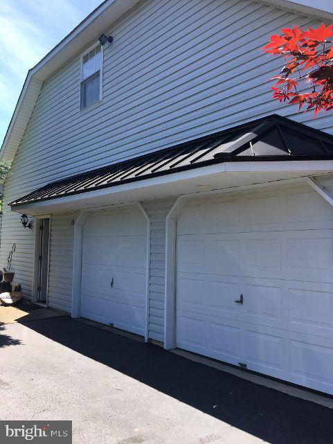 42 Hill Road Warminster, PA 18974 - Photo 8 of 44 a view of parking space
