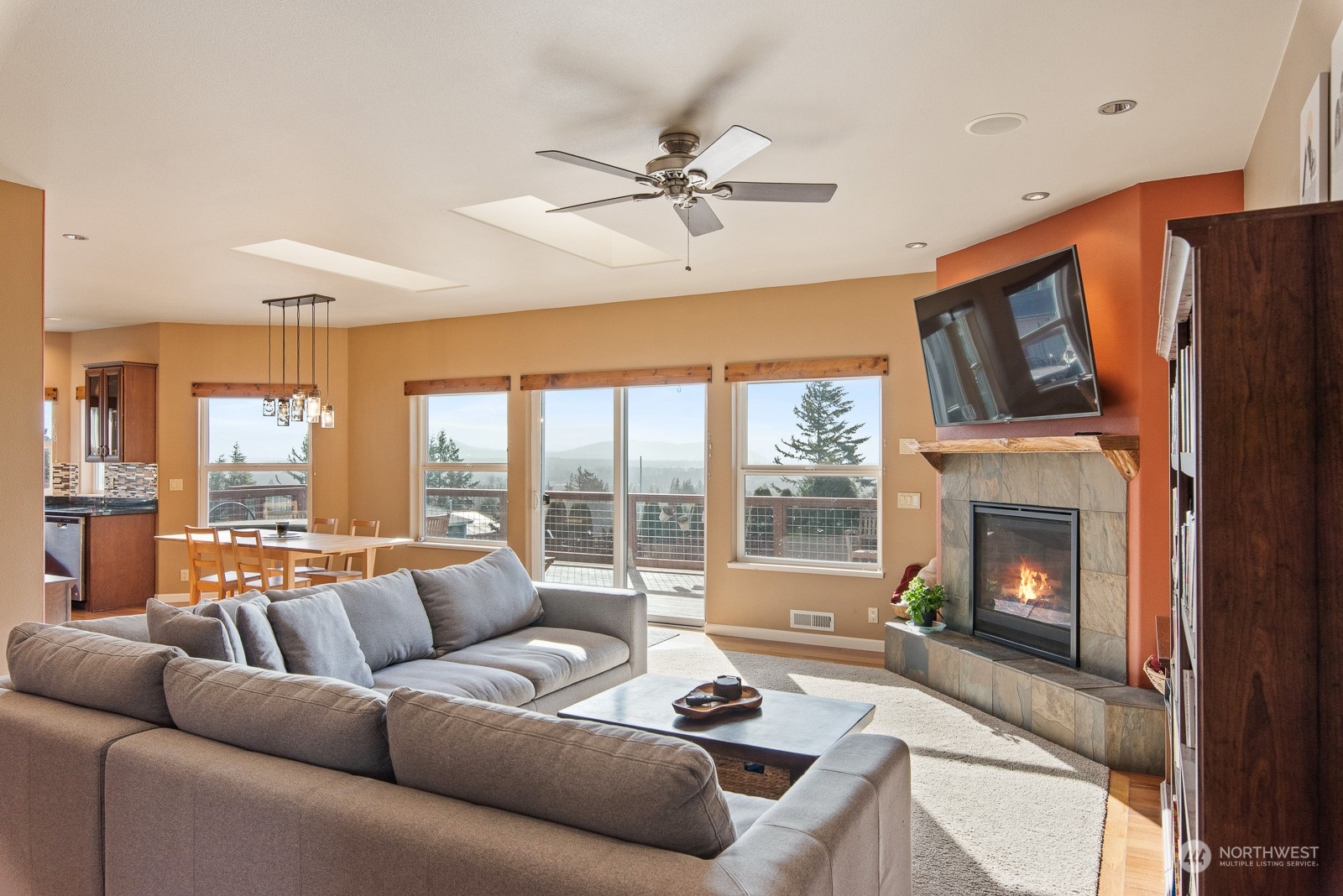 2441 Hilltop Road Ferndale, WA 98248 - Photo 6 of 40 Gallery Image 6