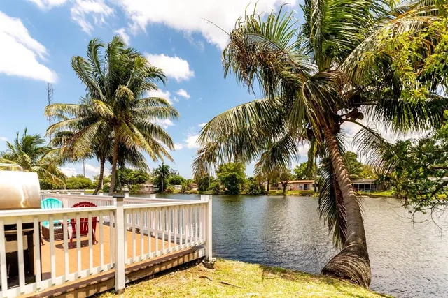 $3,500 | 4154 Southwest 49th Street, Dania Beach, FL 33314