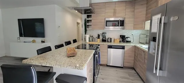 $3,500 | 4154 Southwest 49th Street, Dania Beach, FL 33314