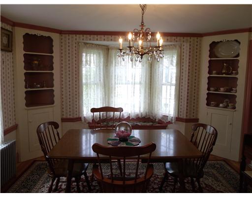 10 Colonial Road Bristol, RI 02809 - Photo 6 of 13 Dining Room.